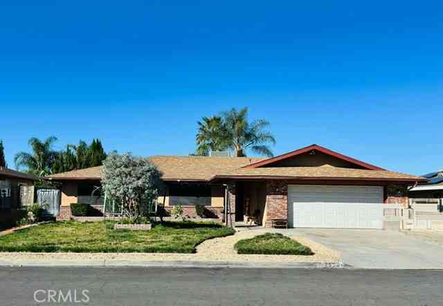 Homes For Sale - 25343 N Auld<br/> Hemet, CA 92544
