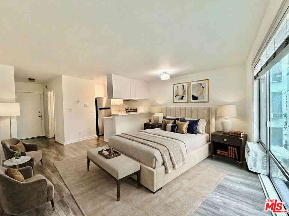 Apartment For Rent - 5805 W 8th Street #110<br/> Los Angeles, CA 90036