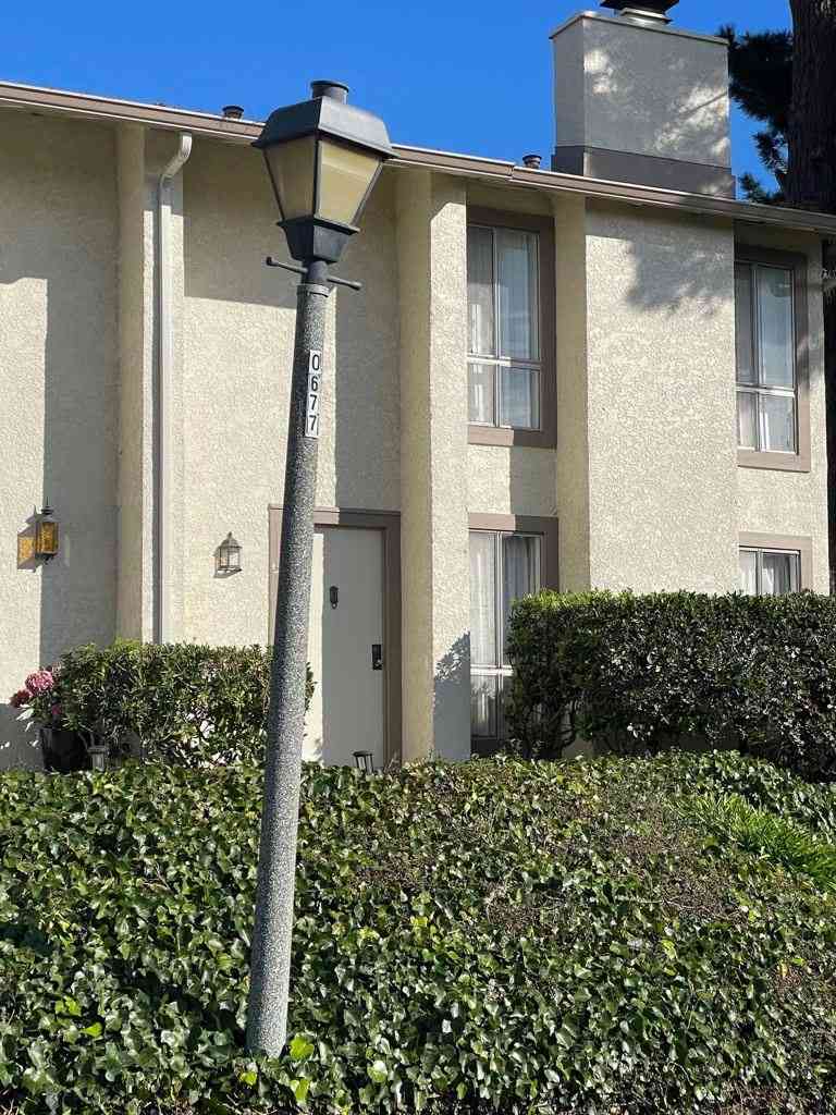 Townhouse For Sale - 61 Greenview Ln<br/> Richmond, CA 94803