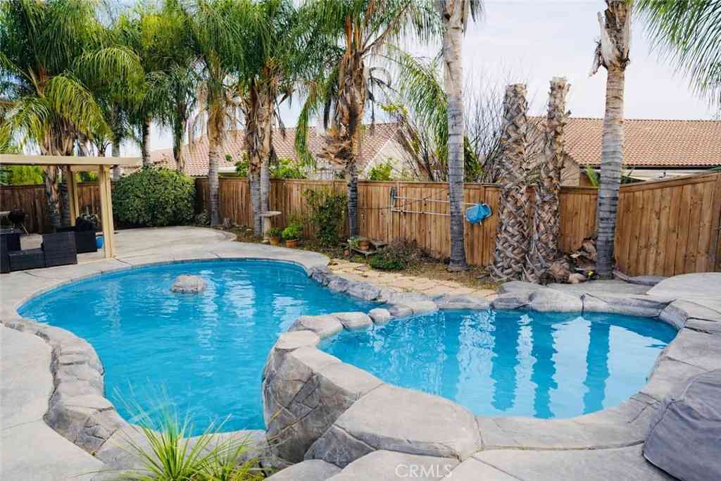 Homes For Sale - 25321 Silverwood<br/> Menifee, CA 92584