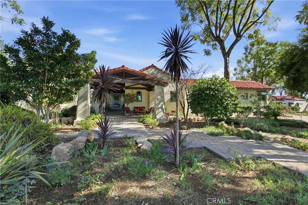 Homes For Sale - 2855 Mcallister<br/> Riverside, CA 92503