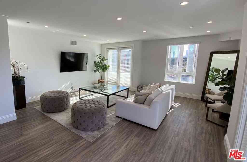 Condo For Rent - 8700 Chalmers Drive #PH 401<br/> Los Angeles, CA 90035