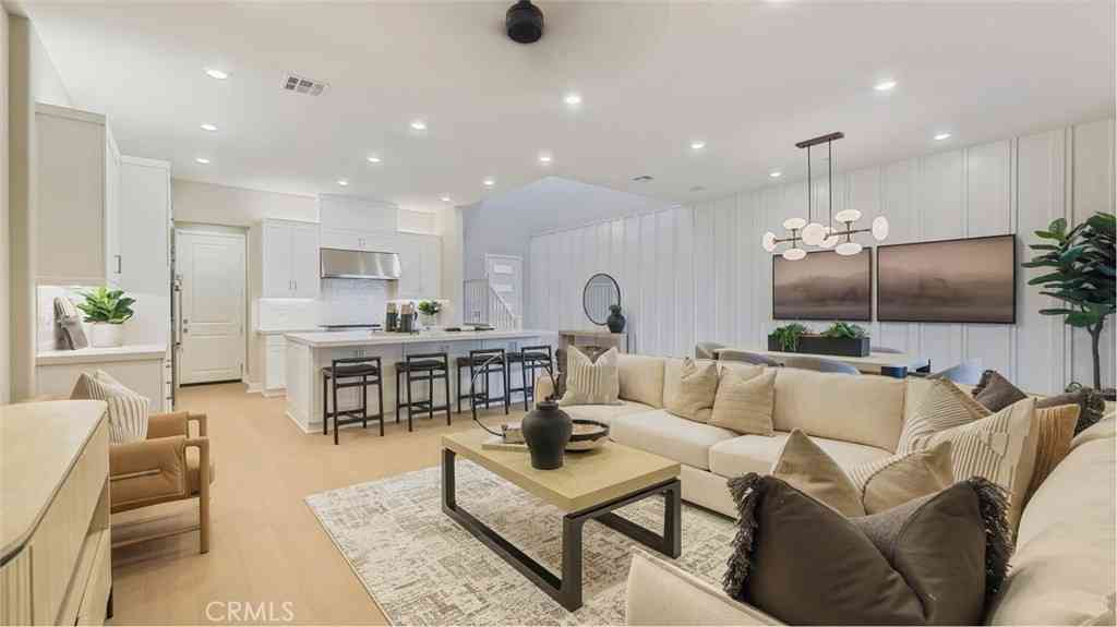 Condo For Sale - 998 Snowberry Place<br/> Montebello, CA 90640