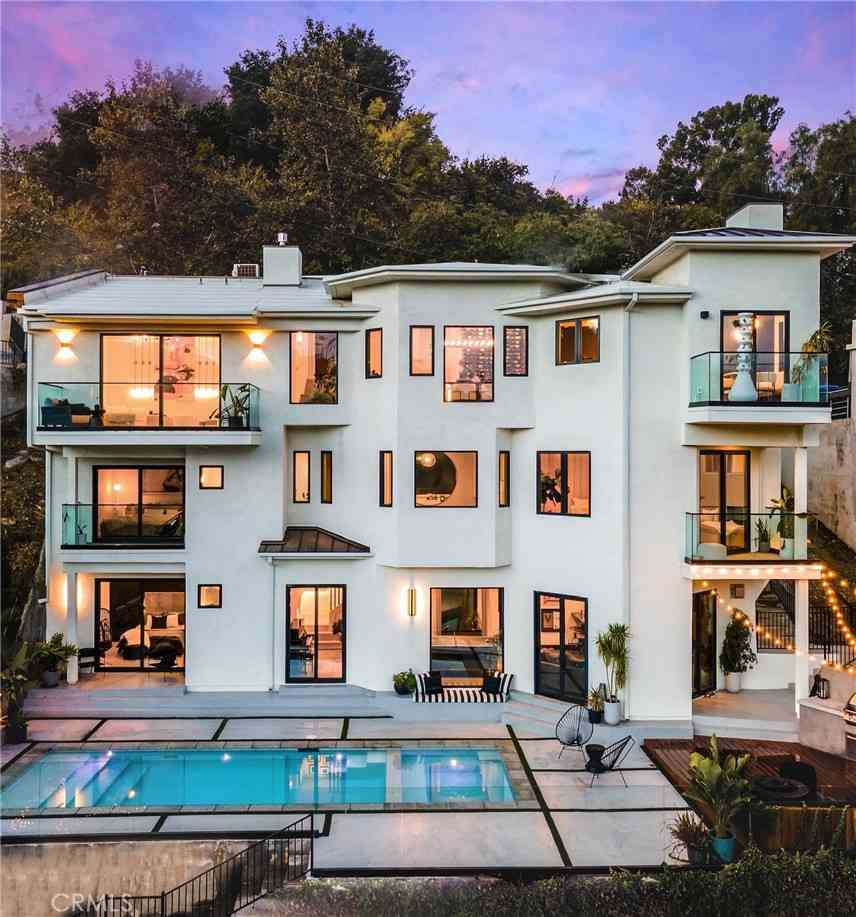 Homes For Sale - 3656 Avenida Del Sol<br/> Studio City, CA 91604