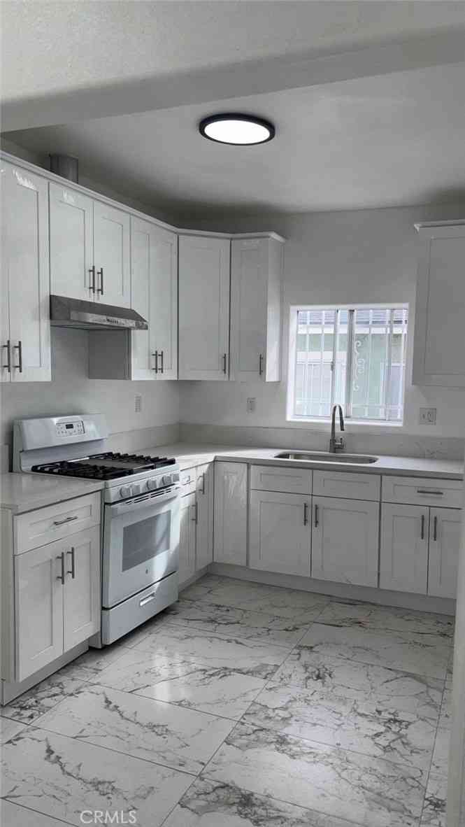 Multifamily For Rent - 4172 Dorsey<br/> Los Angeles, CA 90011