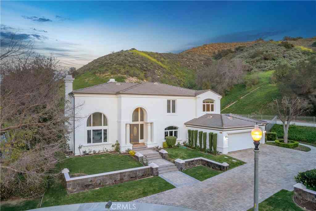 Homes For Sale - 25301 Prado De Los Arboles<br/> Calabasas, CA 91302