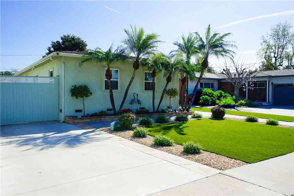 Homes For Sale - 2019 Valencia<br/> Santa Ana, CA 92706