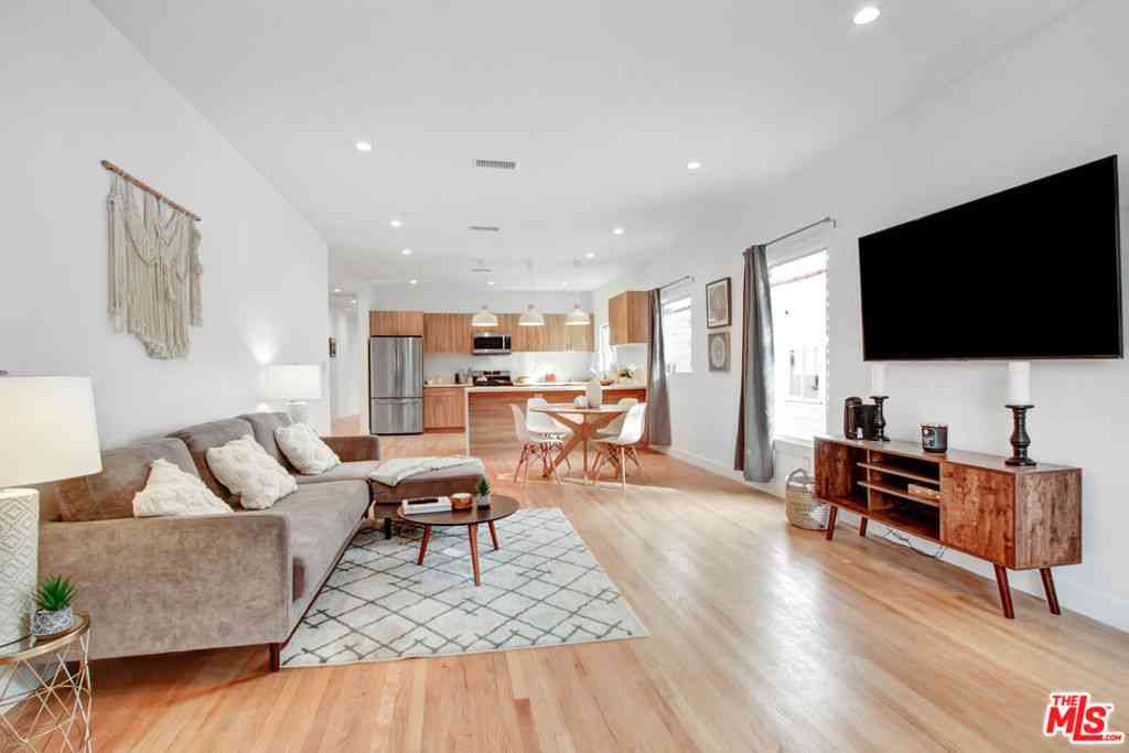 Condo For Rent - 434 N Ogden Drive #434 1/2<br/> Los Angeles, CA 90036