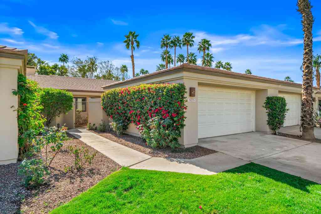 Condo For Sale - 76279 Poppy Lane<br/> Palm Desert, CA 92211