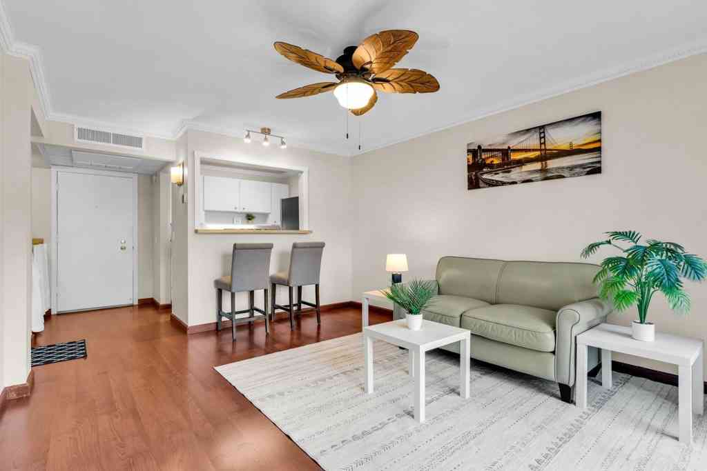 Condo For Rent - 470 N Civic Dr<br/> Walnut Creek, CA 94596