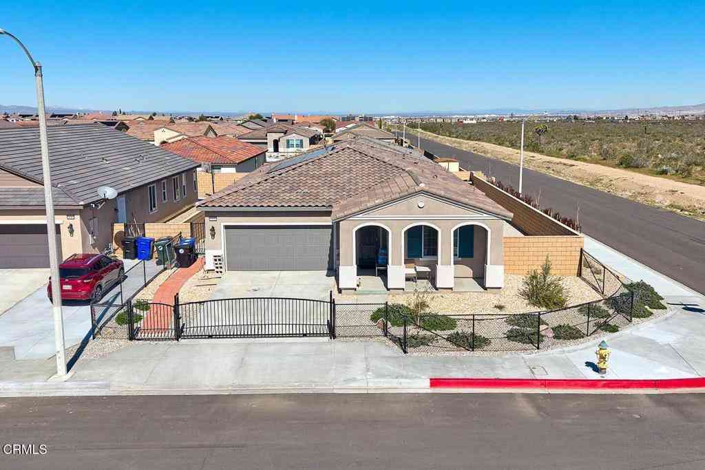 Homes For Sale - 11992 Olivine Road<br/> Victorville, CA 92392
