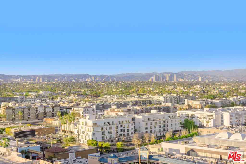 Condo For Sale - 13600 Marina Pointe Drive #1704<br/> Marina Del Rey, CA 90292