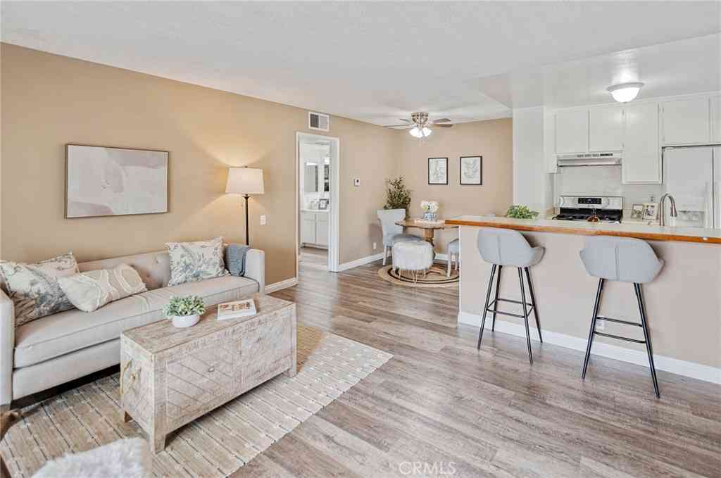 Condo For Sale - 2845 S Fairview #E<br/> Santa Ana, CA 92704
