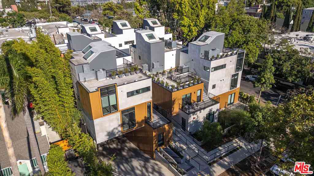 Homes For Sale - 1016 N Martel Avenue<br/> West Hollywood, CA 90046