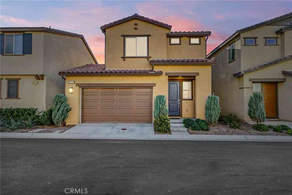 Condo For Sale - 29375 Tourmaline<br/> Winchester, CA 92596