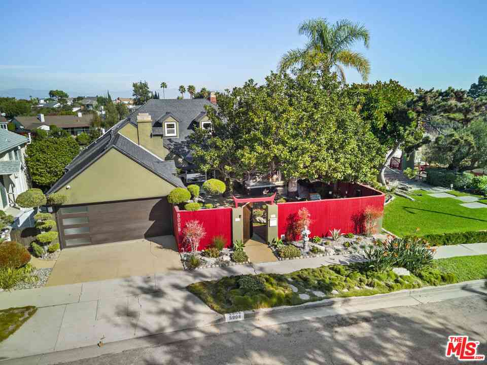 Homes For Rent - 5008 Valley Ridge Avenue<br/> Los Angeles County, View Park, CA 90043