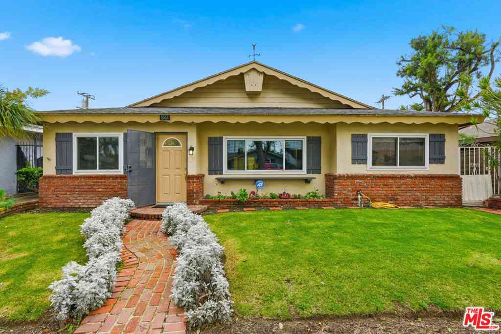 Homes For Sale - 2553 Pine Avenue<br/> Long Beach, CA 90806