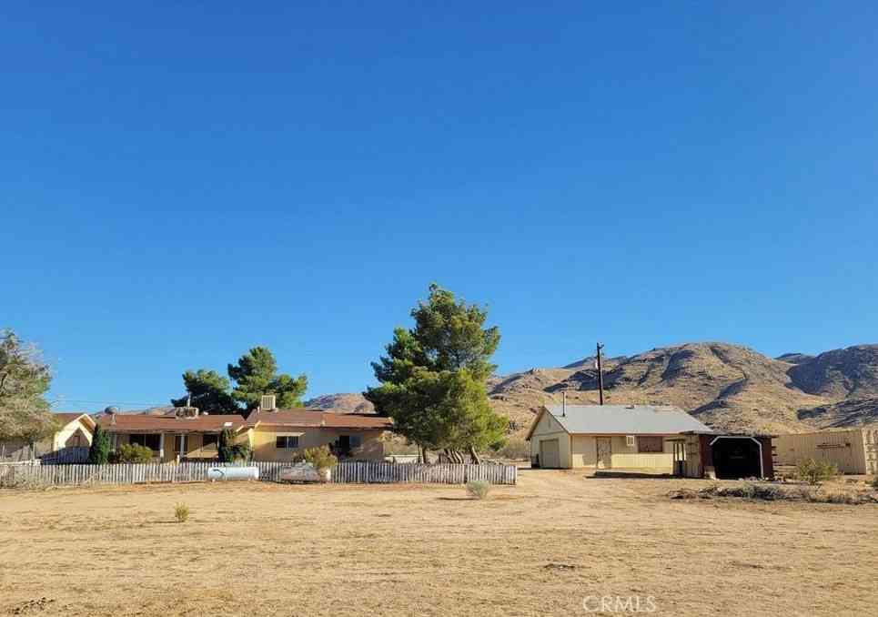 Homes For Sale - 27177 Cahuilla Road<br/> Apple Valley, CA 92307