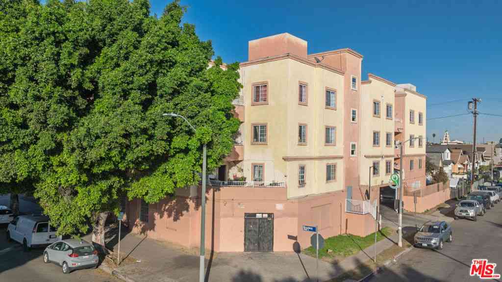 Homes For Sale - 4920 S Broadway<br/> Los Angeles, CA 90037