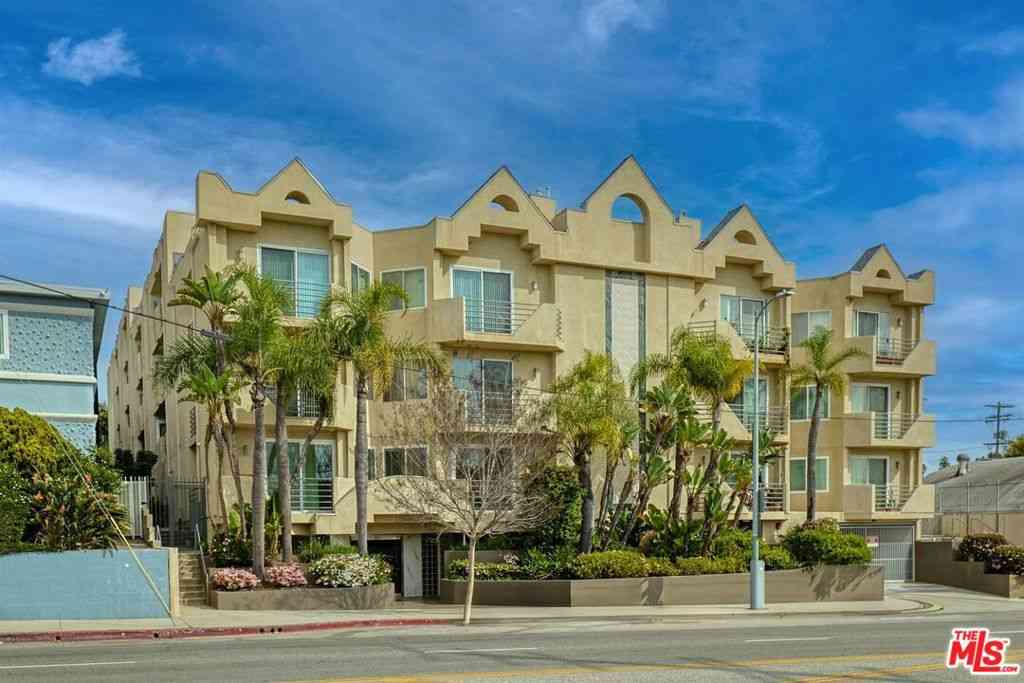 Condo For Sale - 3460 S Centinela Avenue #403<br/> Los Angeles, CA 90066