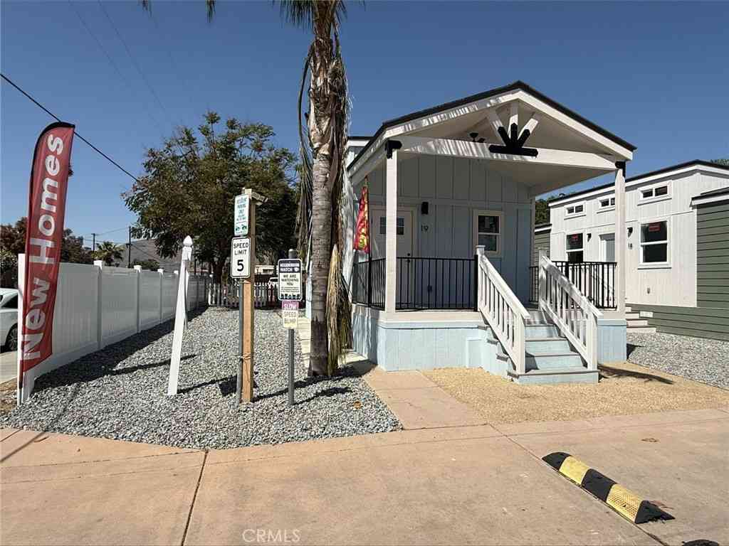 Mobile Home For Sale - 501 S Mistletoe #19<br/> San Jacinto, CA 92582