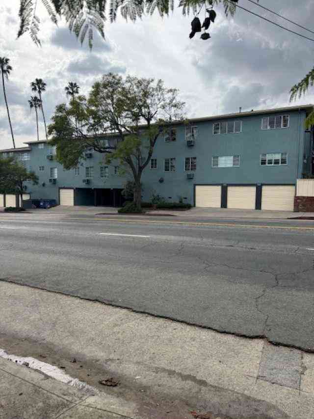 Condo For Sale - 4501 Finley Ave #4<br/> Los Angeles, CA 90027