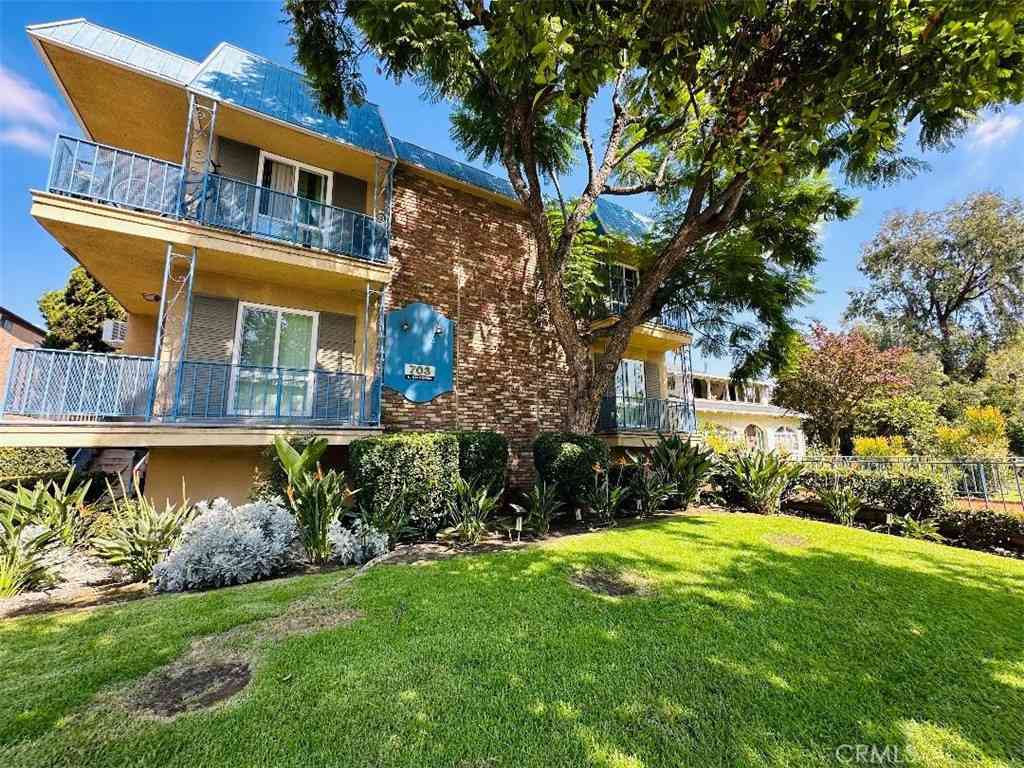 Apartment For Rent - 703 E California Boulevard #2<br/> Pasadena, CA 91106