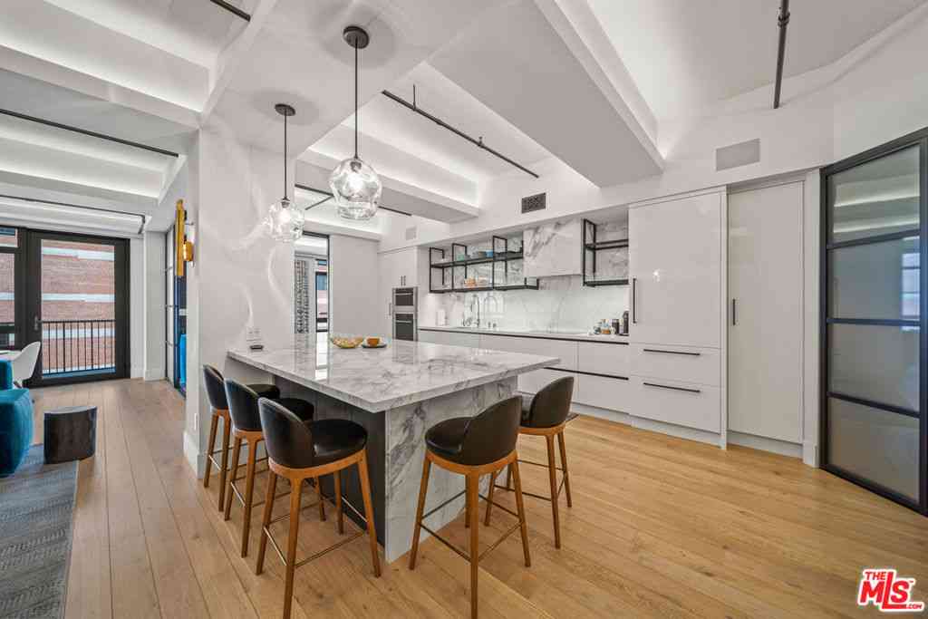 Condo For Sale - 849 S Broadway #812<br/> Los Angeles, CA 90014