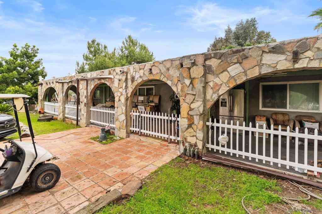 Homes For Sale - 30100 Valley Center Rd<br/> Valley Center, CA 92082
