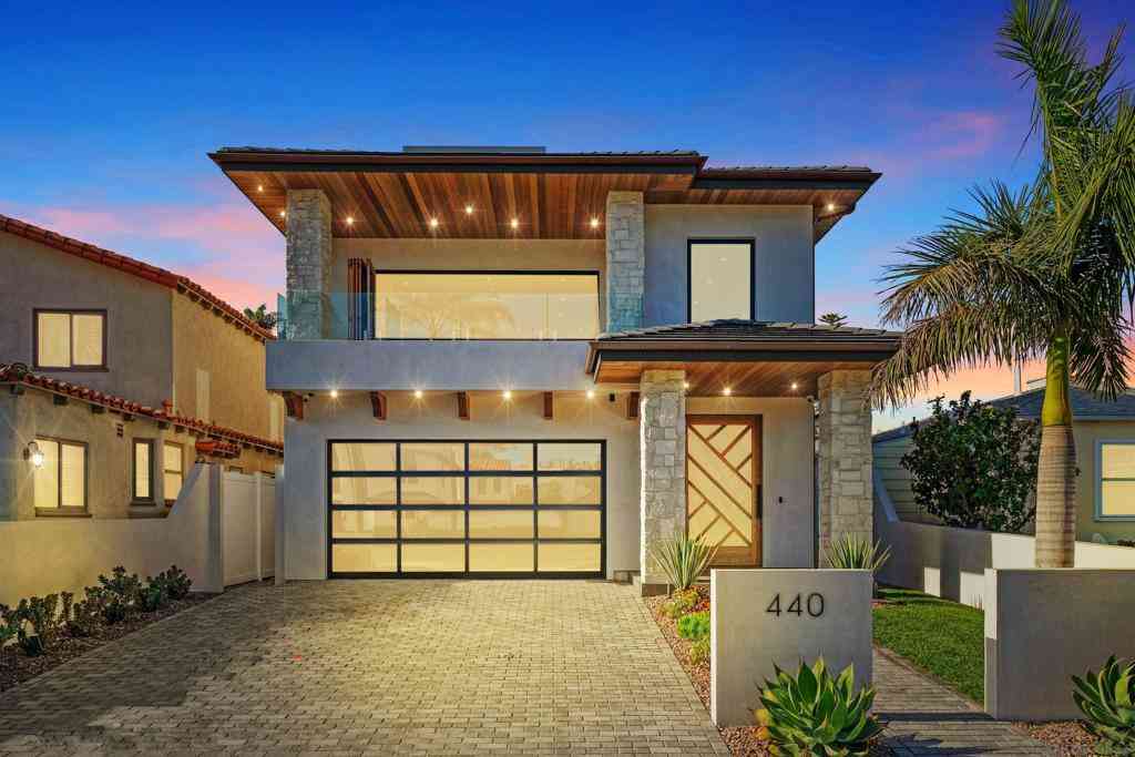 Homes For Sale - 440 Pomona Avenue<br/> Coronado, CA 92118