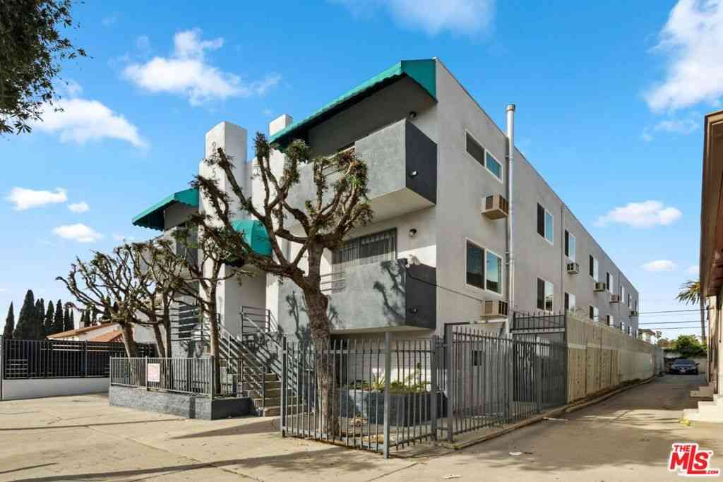 Homes For Sale - 2251 Crenshaw Boulevard<br/> Los Angeles, CA 90016