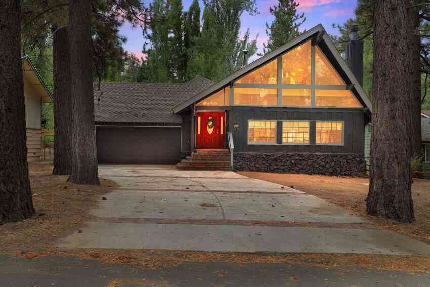 Homes For Sale - 43151 Sheephorn Road<br/> Big Bear, CA 92315