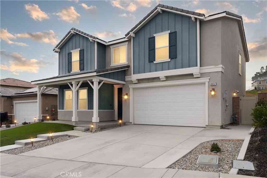 Homes For Sale - 41037 Chambord Drive<br/> Lake Elsinore, CA 92532