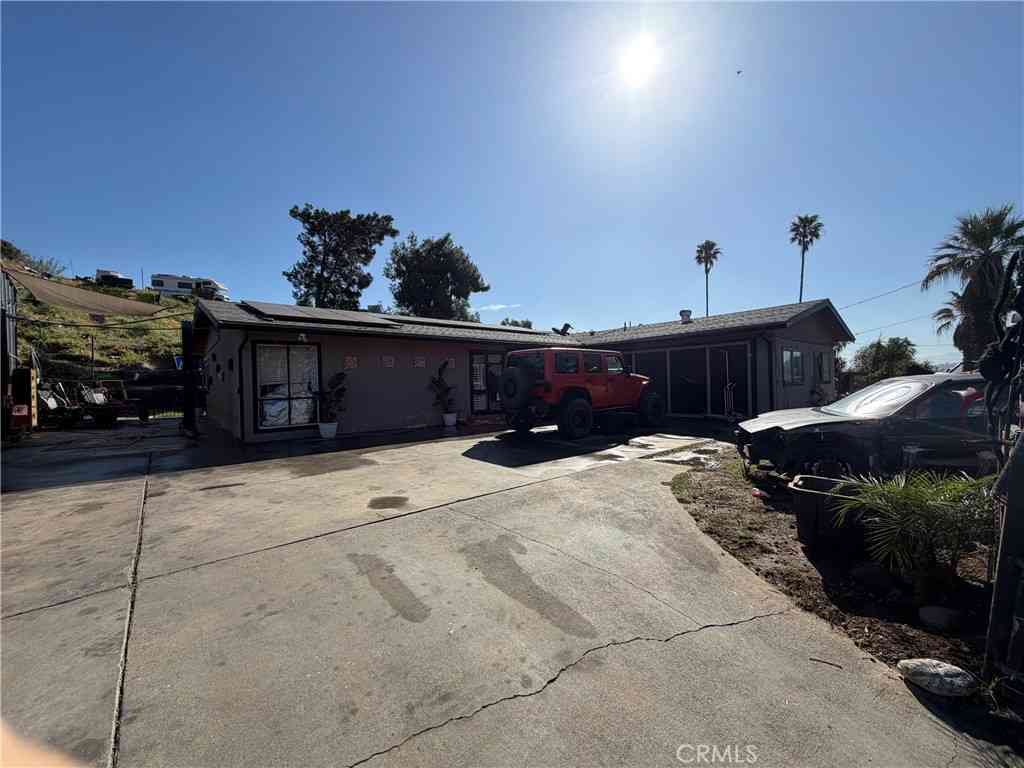 Homes For Sale - 5484 STREET Cedar<br/> Jurupa Valley, CA 92509