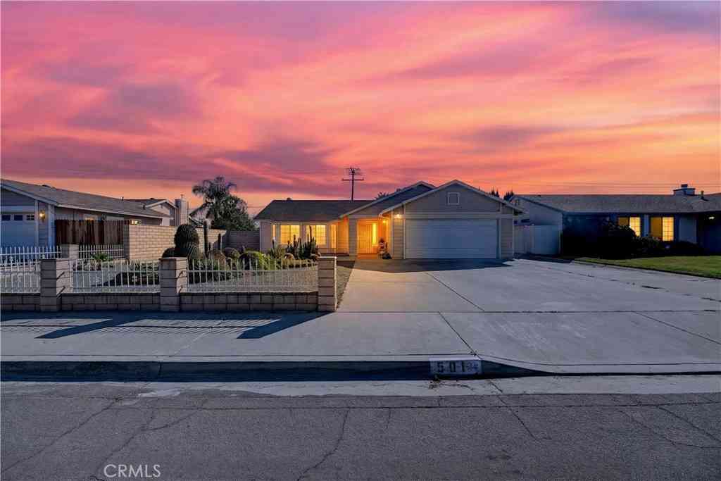 Homes For Sale - 501 Presidents Avenue<br/> Hemet, CA 92543