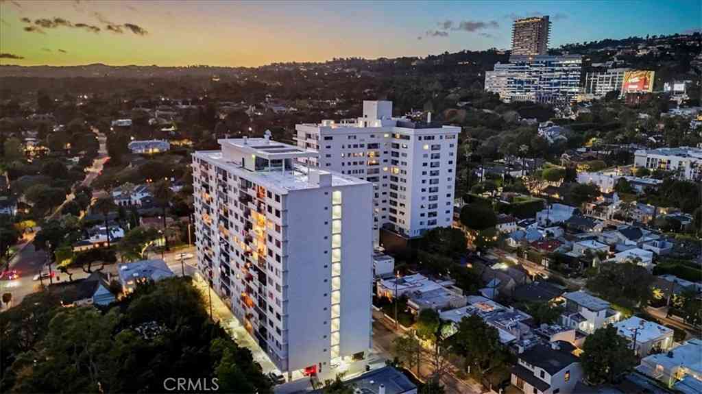 Condo For Sale - 818 N Doheny Drive #908<br/> West Hollywood, CA 90069