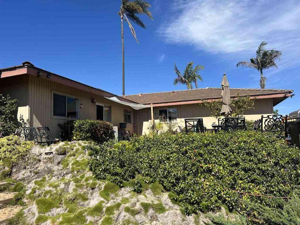 Homes For Sale - 3250 Sunny Creek Rd<br/> Carlsbad, CA 92010