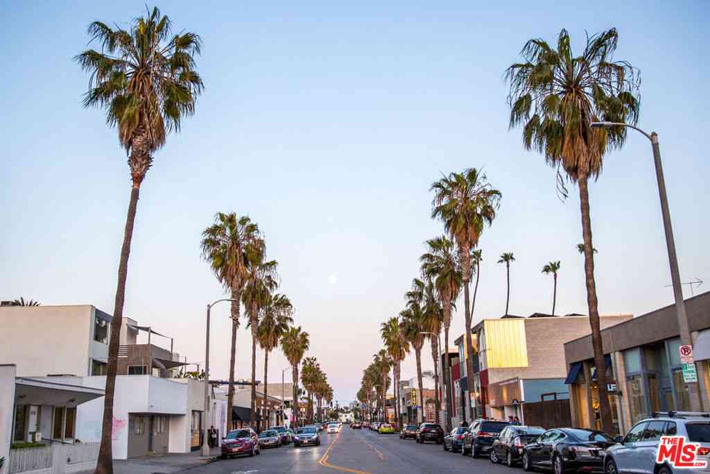Condo For Rent - 45 Thornton Avenue #45<br/> Venice, CA 90291