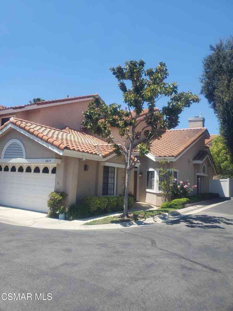 Townhouse For Rent - 4819 La Rosa Drive<br/> Oak Park, CA 91377