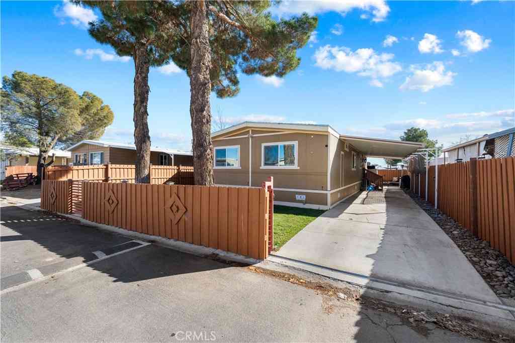 Mobile Home For Sale - 3300 W 15th W #153<br/> Rosamond, CA 93560