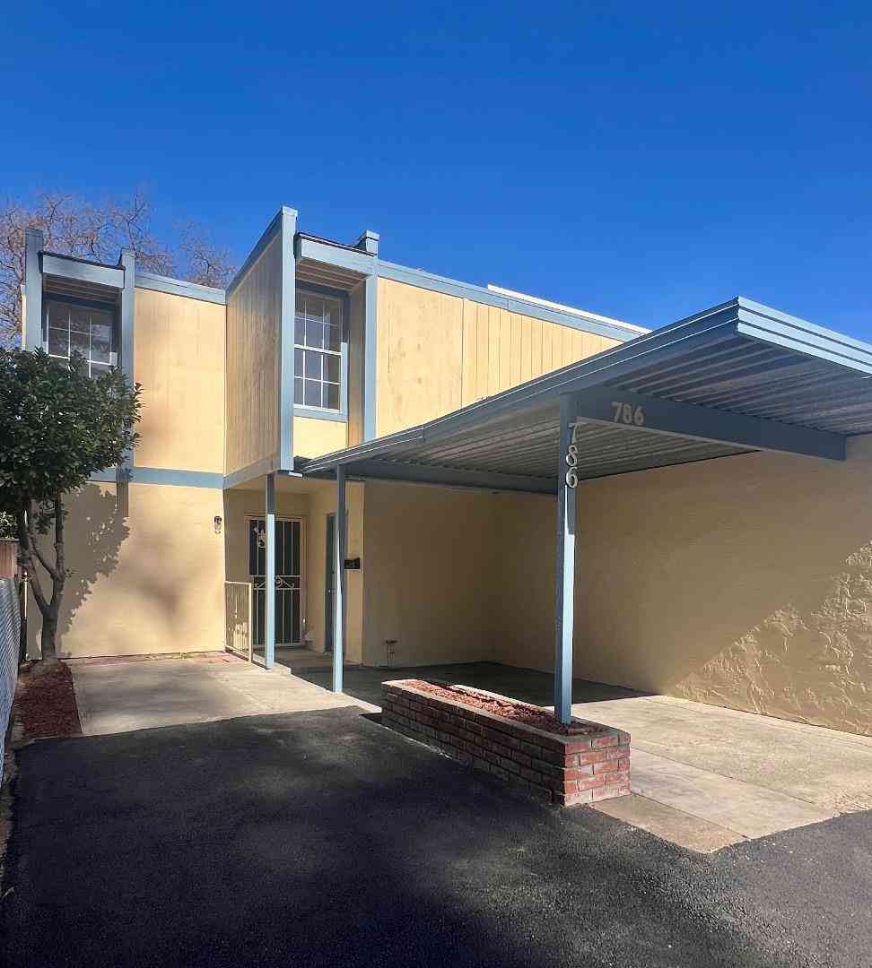 Condo For Sale - 786 Simpson Place<br/> Santa Rosa, CA 95401