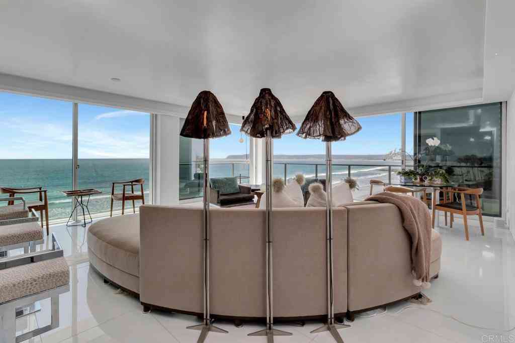 Condo For Rent - 1760 Avenida Del Mundo #504<br/> Coronado, CA 92118