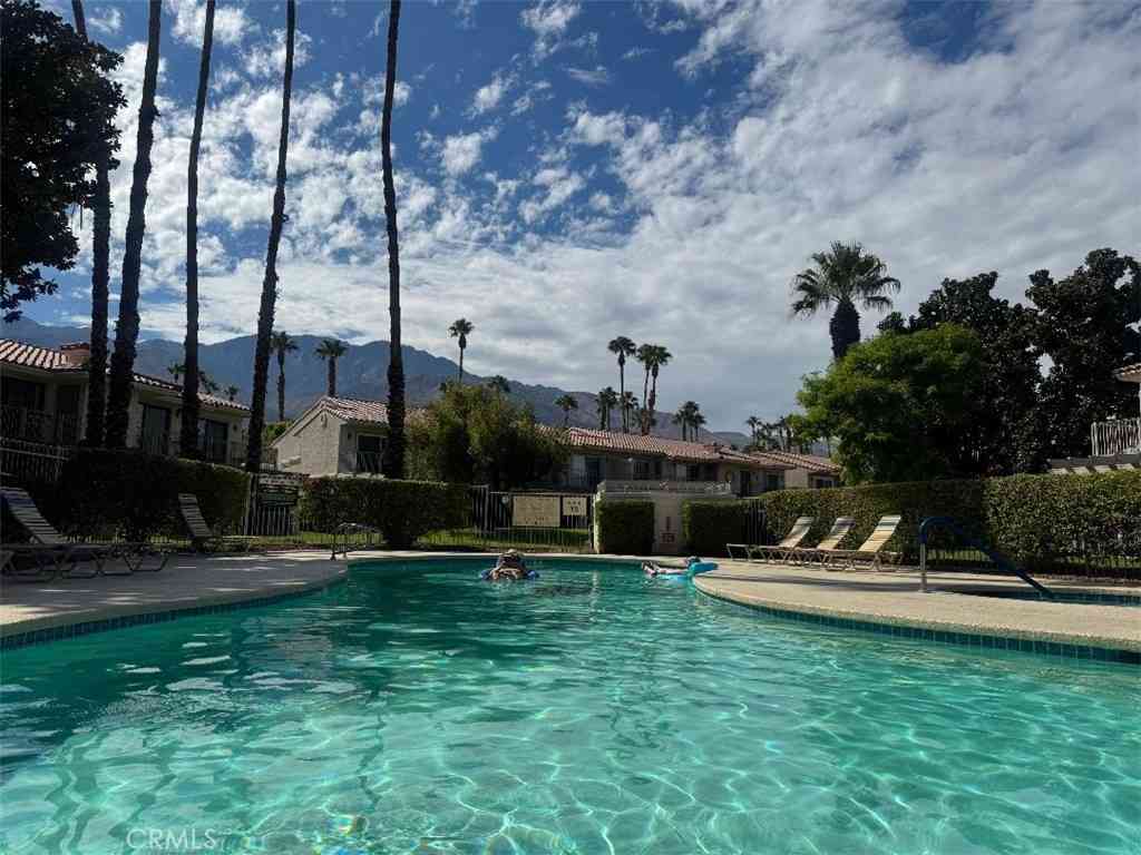 Condo For Rent - 2701 E Mesquite<br/> Palm Springs, CA 92264