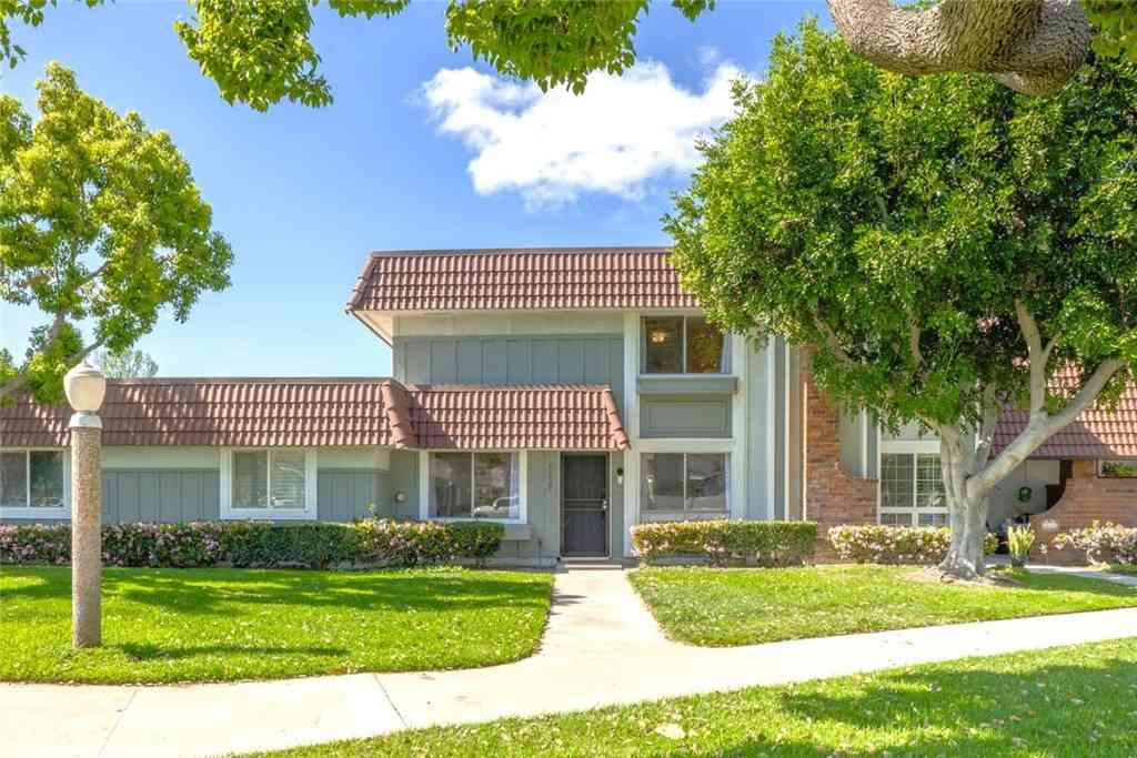 Homes For Sale - 6638 Southampton Drive<br/> Cypress, CA 90630