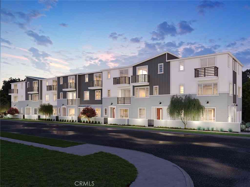 Townhouse For Sale - 1468 W Longview Lane<br/> San Pedro, CA 90732