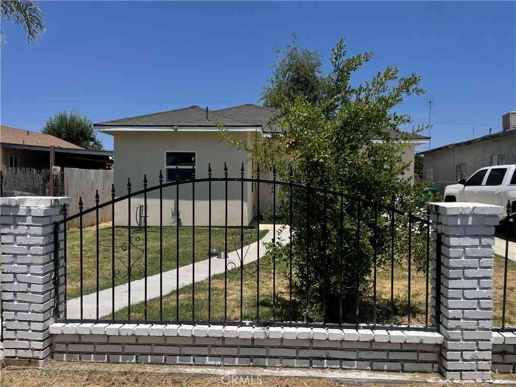 Homes For Sale - 1012 Feliz<br/> Bakersfield, CA 93307