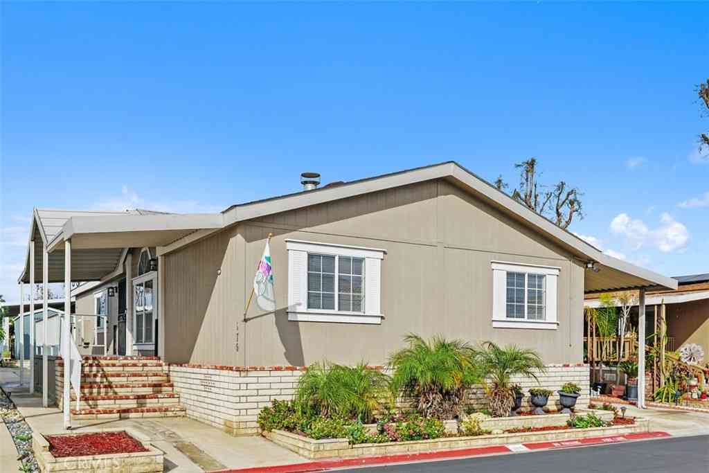 Mobile Home For Sale - 1456 E Philadelphia St Spc 176<br/> Ontario, CA 91761