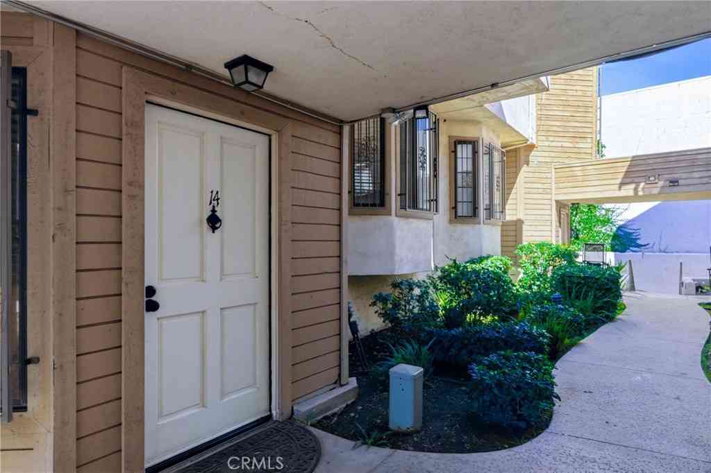 Townhouse For Sale - 14715 Saticoy Street #14<br/> Van Nuys, CA 91405