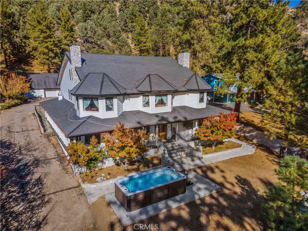Homes For Sale - 790 State Highway 2<br/> Wrightwood, CA 92397