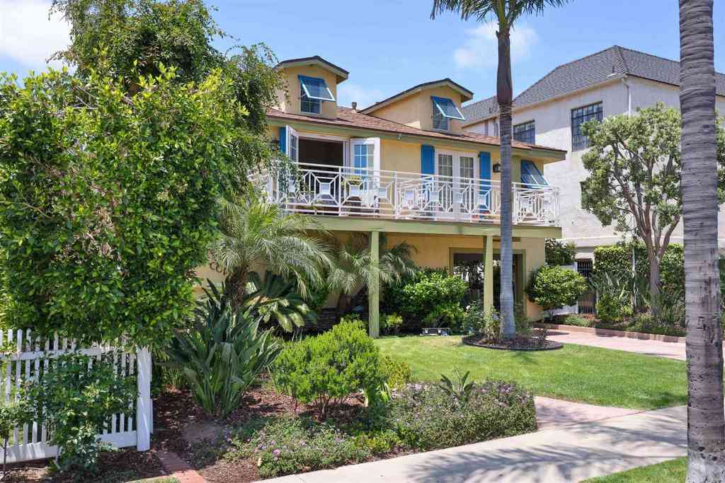 Condo For Rent - 810 D Avenue<br/> Coronado, CA 92118